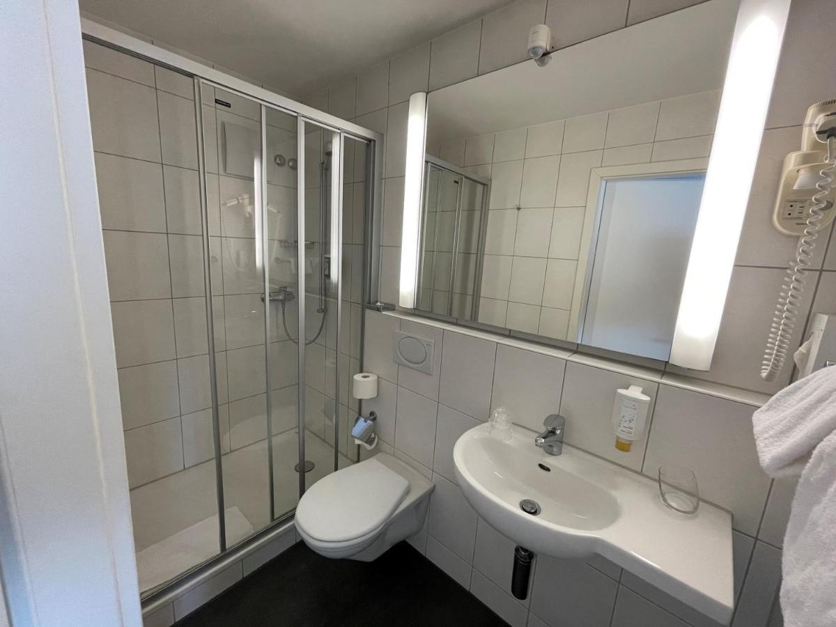Airporthotel Гренхен Екстер'єр фото
